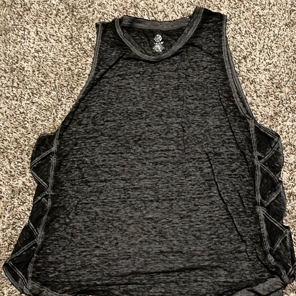 Gaiam workout too size S